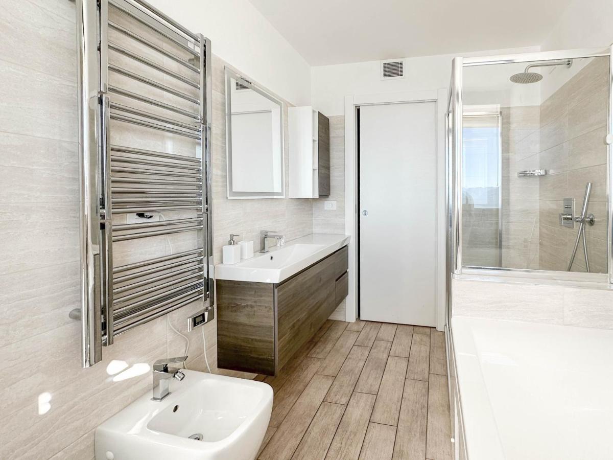 The View!!! By Design Studio Perledo Exterior foto